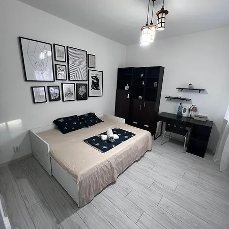 Mona's 5 Apartament Bucureşti